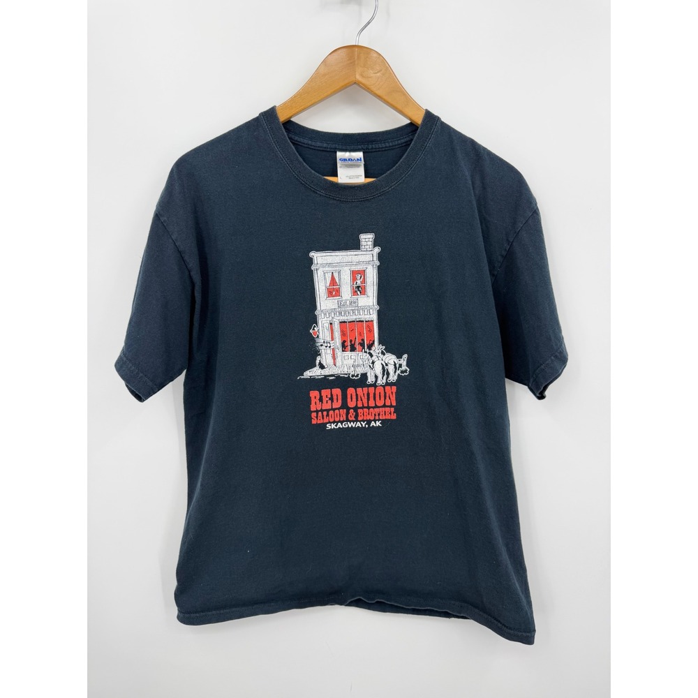 Gildan Red Onion Saloon Brothel T-Shirt Men Large Black Skagway Alaska Graphic